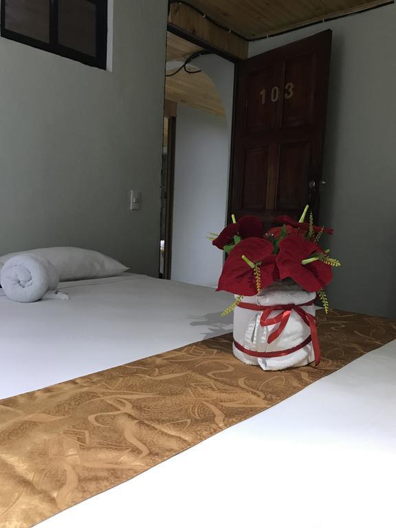 Manuel Antonio Hostel Resort Luaran gambar